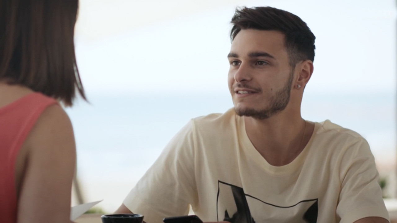 Demain nous appartient qui est Adher, la star de TikTok qui incarne Nathan le pickpocket Demain nous appartient qui est Adher, la star de TikTok qui incarne Nathan le pickpocket